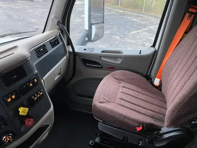2022 Peterbilt 579