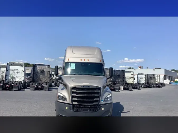 2022 Freightliner Cascadia 126