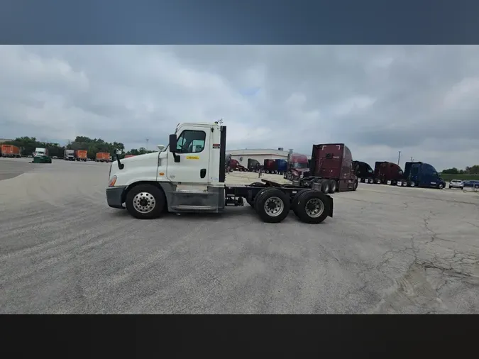 2019 Freightliner Cascadia 125590455fd3b7b25c0fa70811ee44a2965