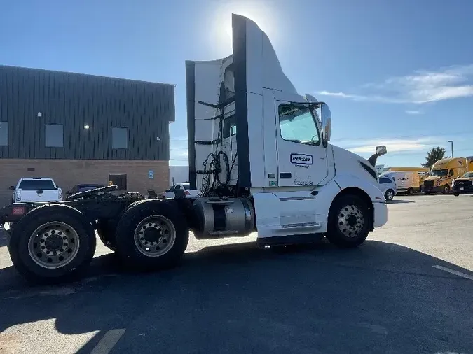 2018 Volvo VNL64300