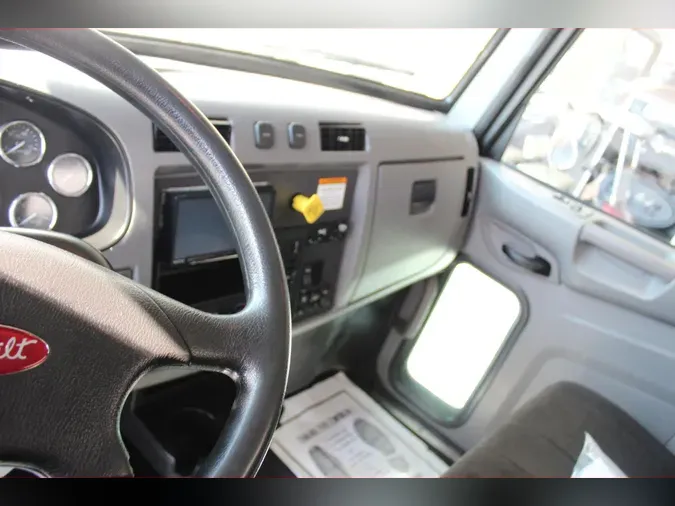 2016 Peterbilt 337