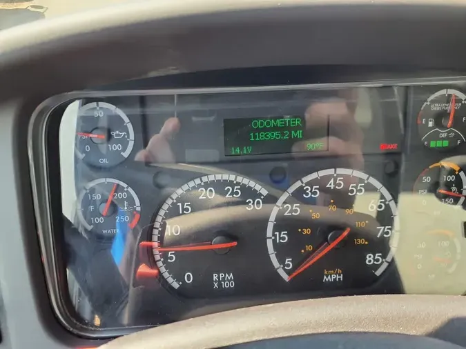 2018 FREIGHTLINER M2 106