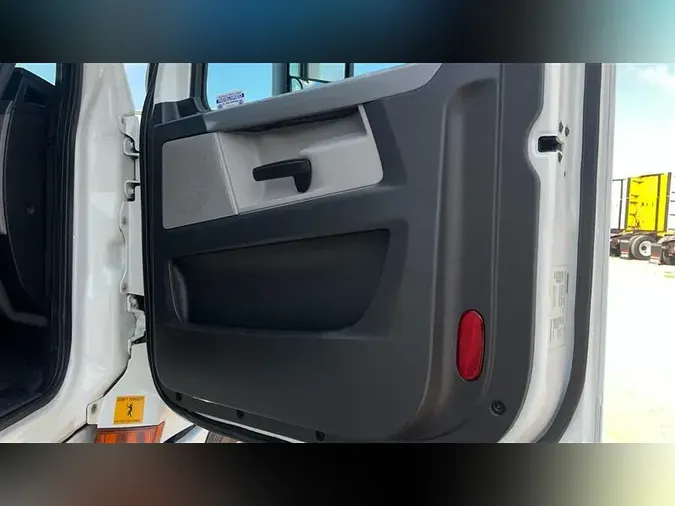 2020 FREIGHTLINER CA126