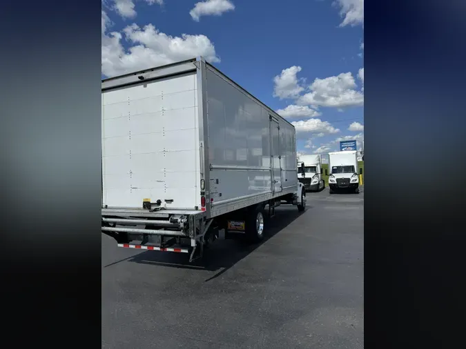 2018 Freightliner Business Class M2 106