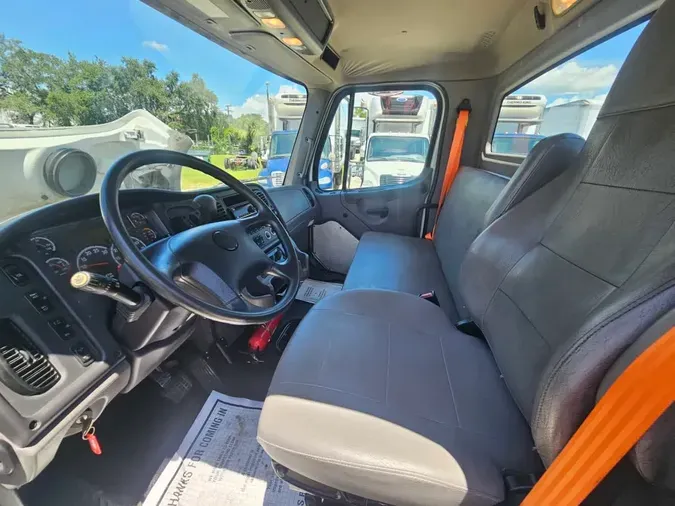 2020 FREIGHTLINER M2 106