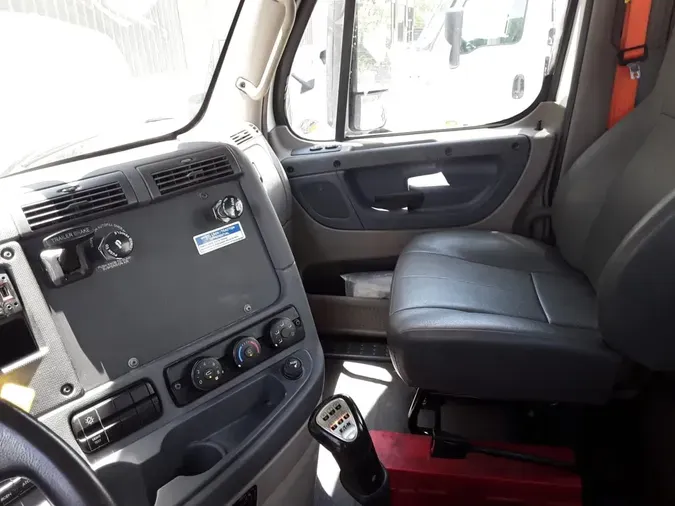 2019 FREIGHTLINER CASCADIA 125