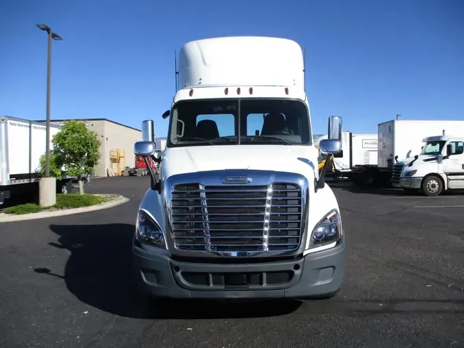 2018 FREIGHTLINER/MERCEDES CASCADIA 125