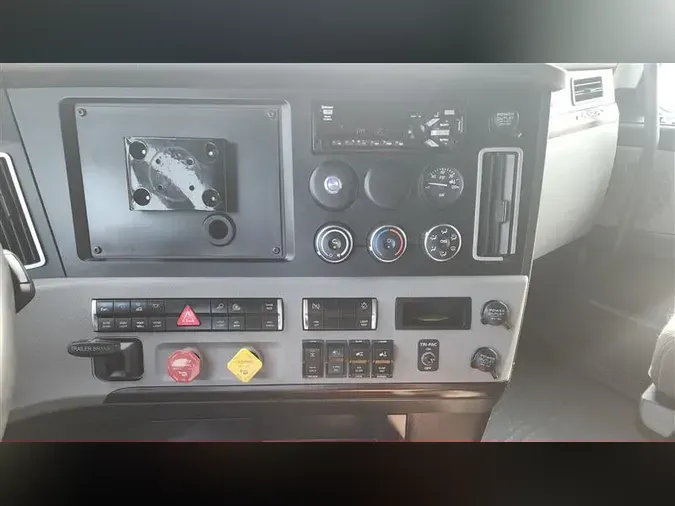 2020 FREIGHTLINER CA126