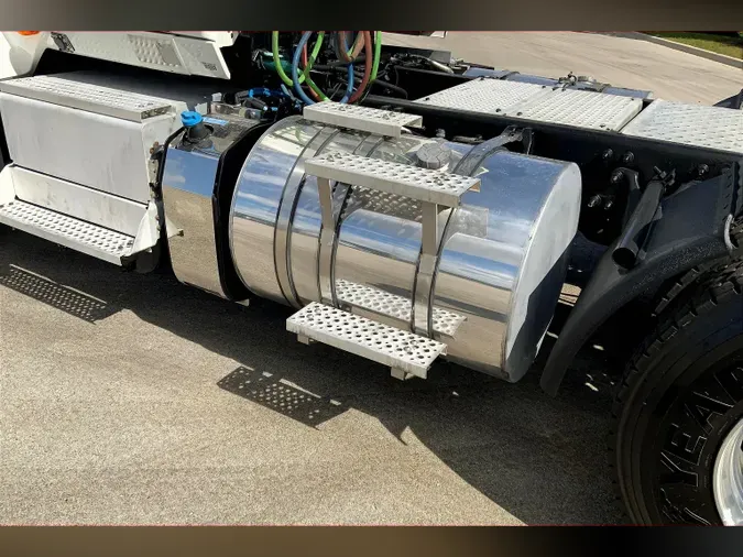 2019 INT LT625 6x4