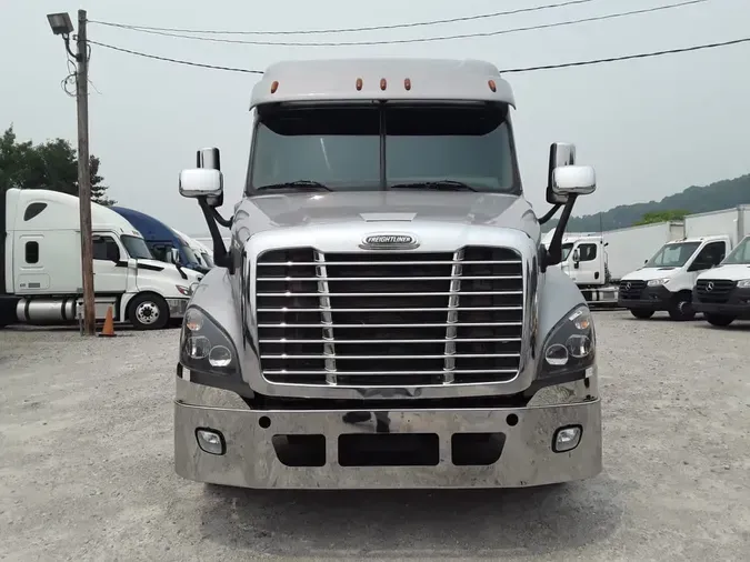 2018 FREIGHTLINER/MERCEDES CASCADIA 125