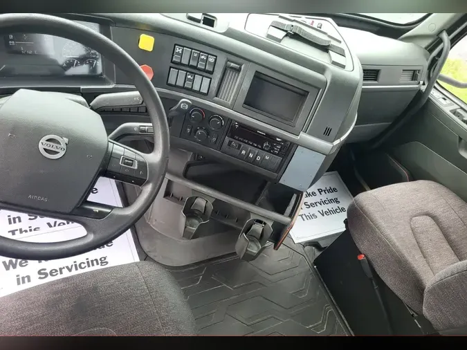 2019 VOLVO VNL64TRACTOR
