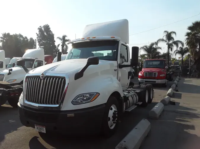 2019 NAVISTAR INTERNATIONAL LT625 DAYCAB T/A