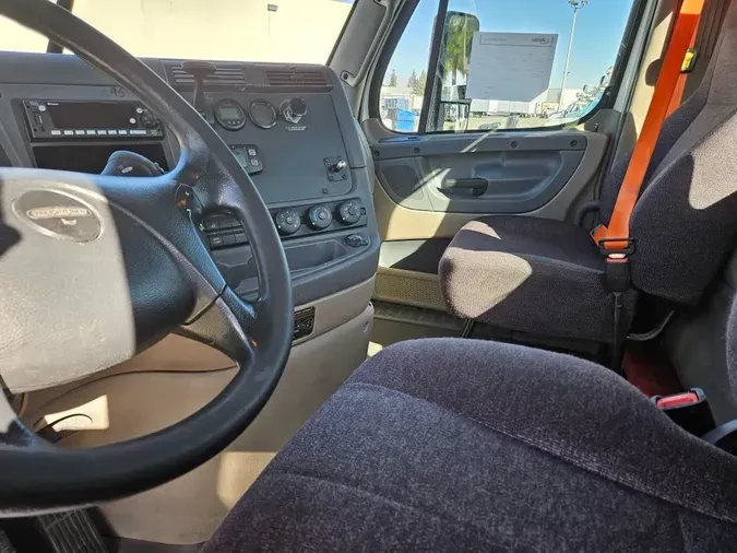 2016 FREIGHTLINER/MERCEDES CASCADIA 113