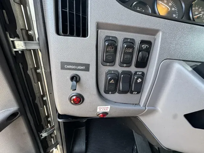 2020 Peterbilt 337