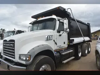 2013 MACK GRANITE GU713