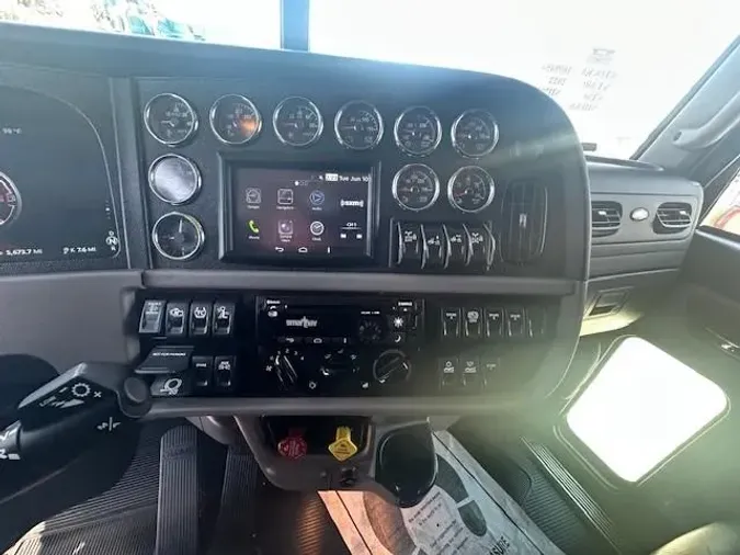 2022 Peterbilt 389