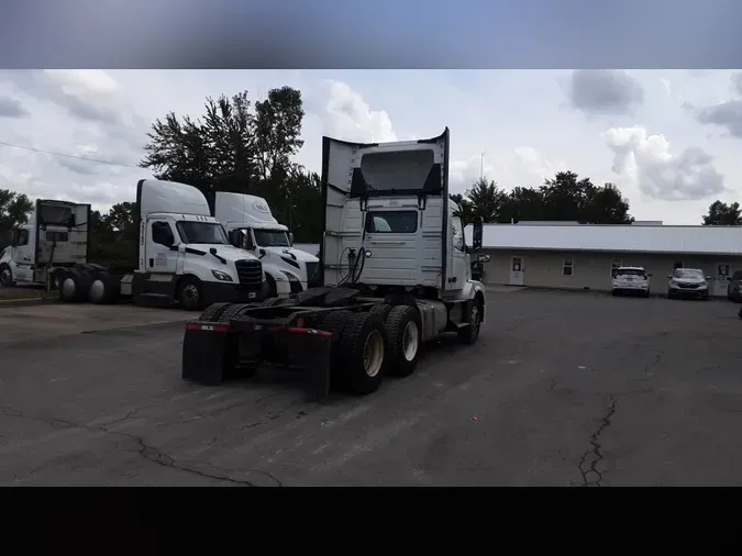 2017 Volvo VNL300