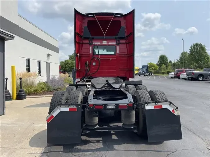 2020 VOLVO VNR300