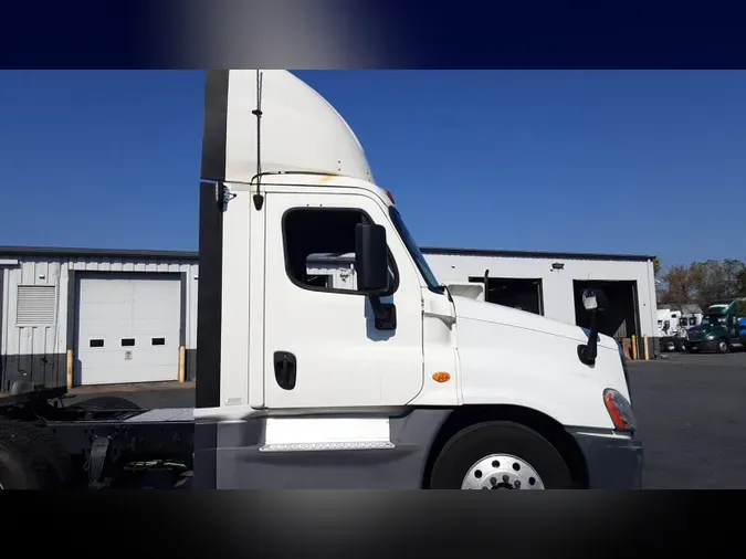 2019 Freightliner Cascadia 1255929a789ad16cda4d46dc98df50cc886