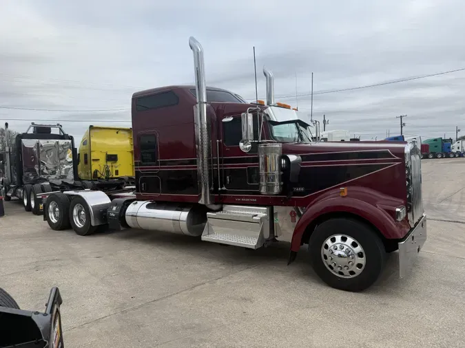 2024 Kenworth W900592b21a6e9f2e8fe20d9ed83a36b13bc
