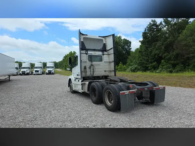 2018 Volvo VNL300