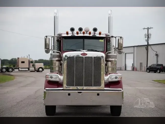 2022 PETERBILT 389