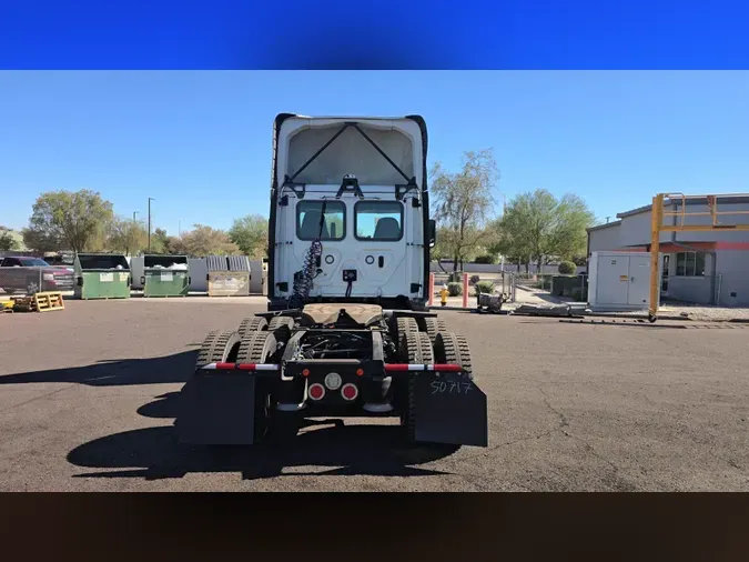 2020 Freightliner Cascadia 126