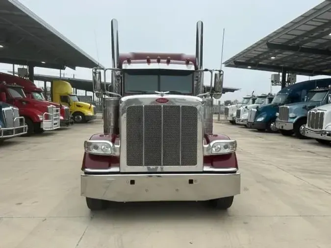 2023 Peterbilt 389