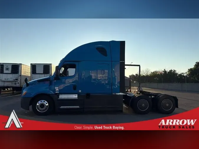 2022 FREIGHTLINER CA126
