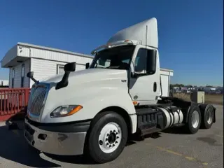 2018 NAVISTAR INTERNATIONAL LT625 DAYCAB T/A