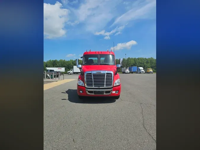 2018 FREIGHTLINER/MERCEDES CASCADIA 113