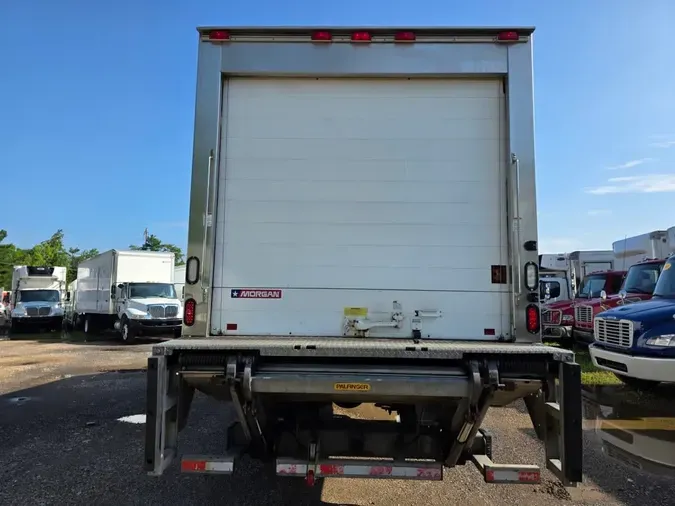 2016 FREIGHTLINER M2 106
