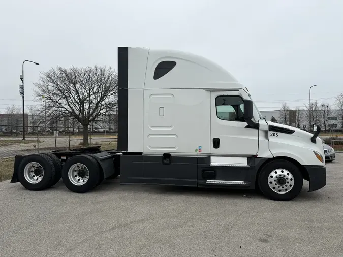 2022 FREIGHTLINER Cascadia 126