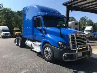 2020 FREIGHTLINER X12564ST