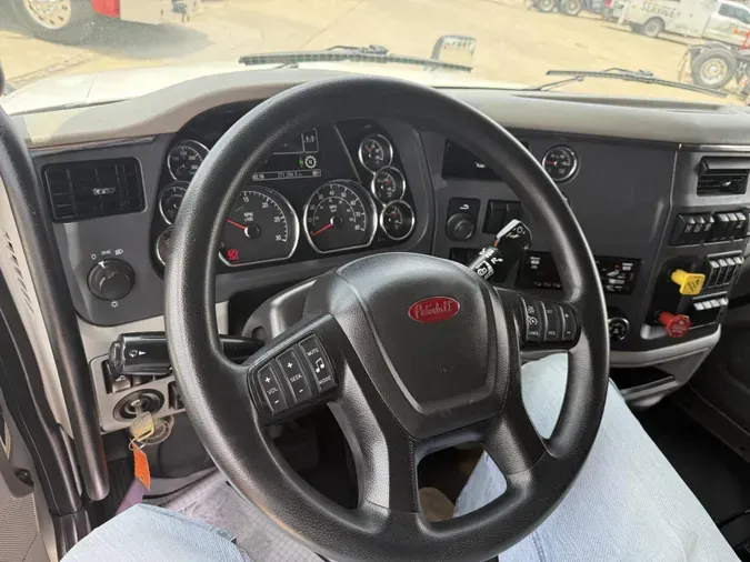 2021 Peterbilt 579