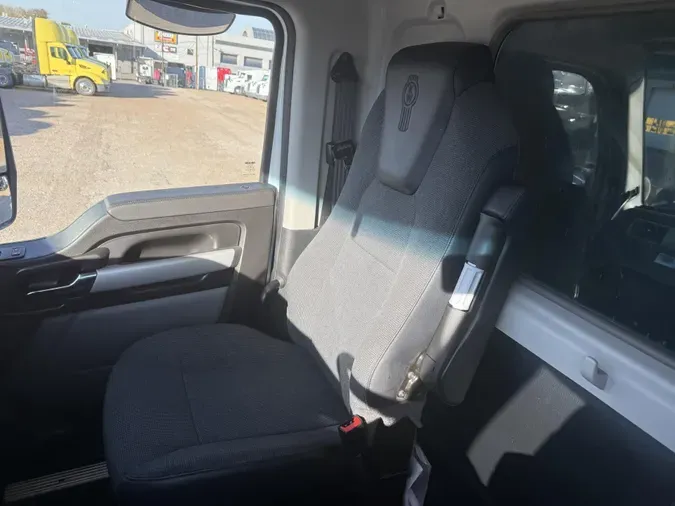 2025 Kenworth T880594940286a2363efd5fb33b5faba49c2