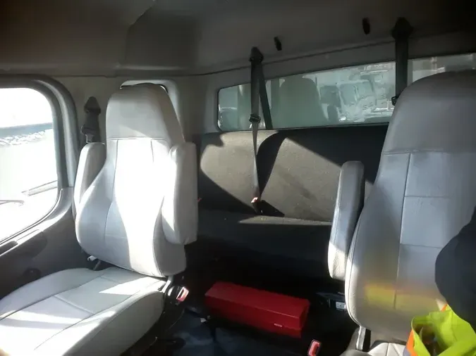 2018 FREIGHTLINER/MERCEDES M2 106