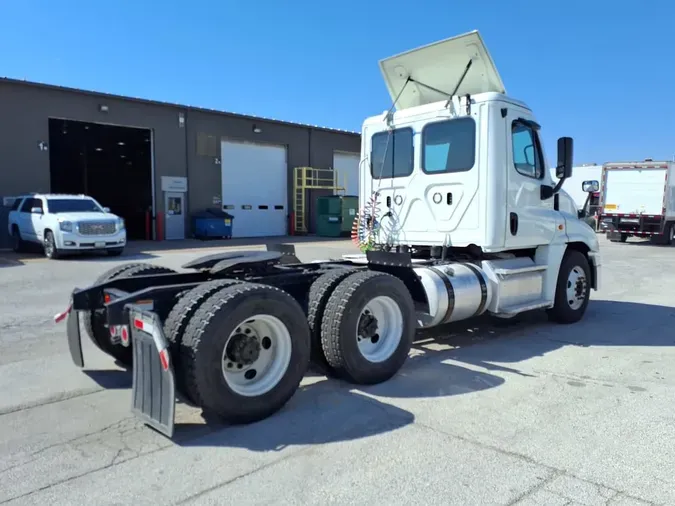 2019 FREIGHTLINER/MERCEDES CASCADIA 125