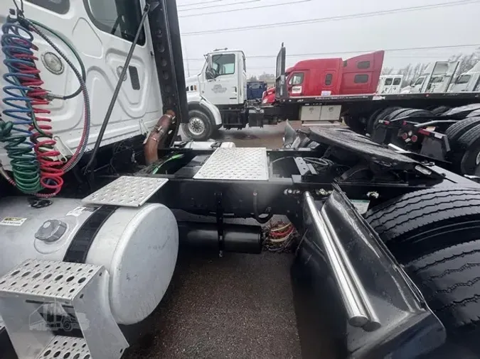 2013 FREIGHTLINER CASCADIA 125