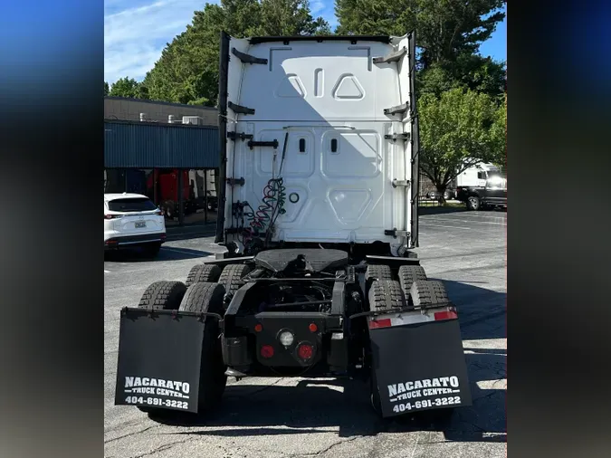 2020 Freightliner Cascadia 126