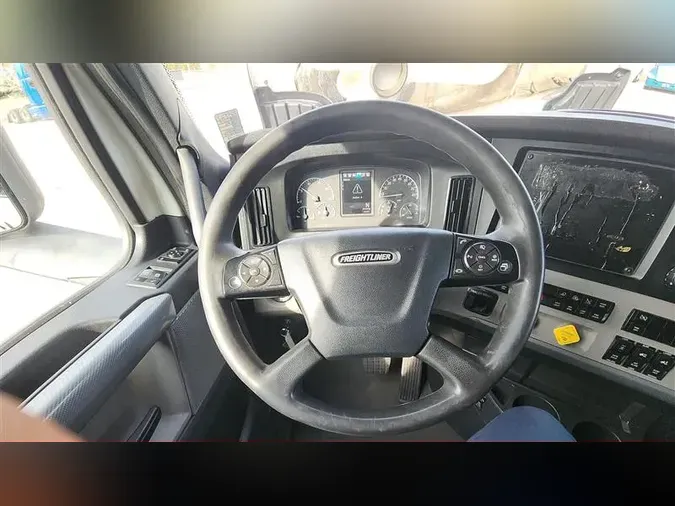 2019 FREIGHTLINER CA126