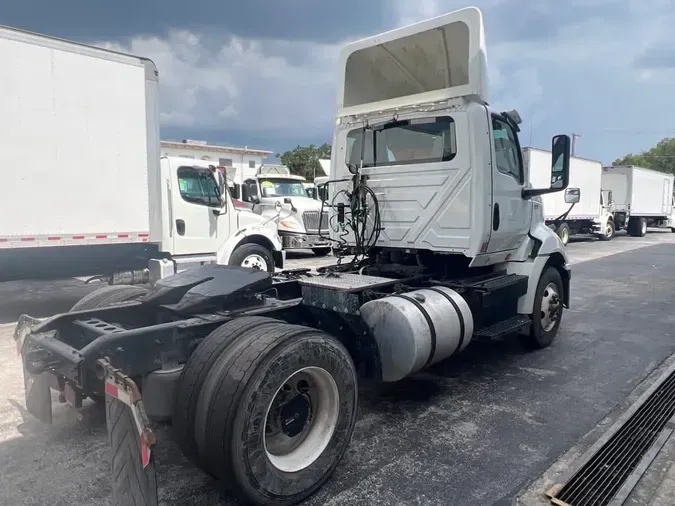 2019 NAVISTAR INTERNATIONAL RH613 DAYCAB S/A