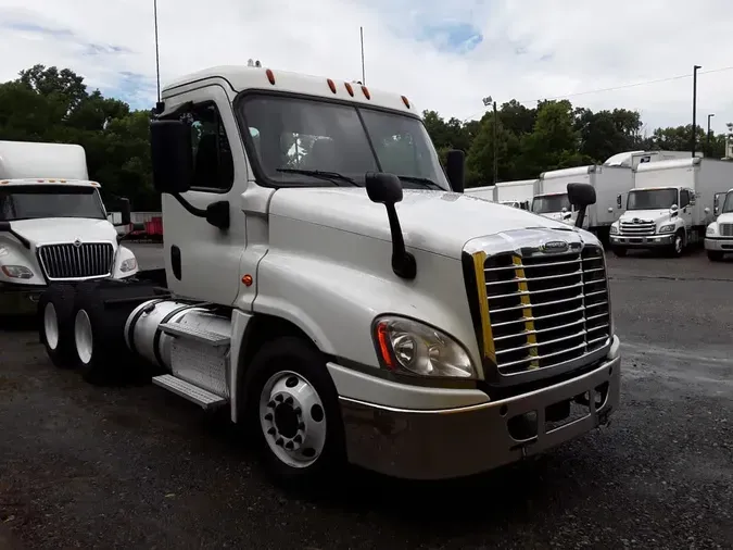 2019 FREIGHTLINER CASCADIA 125