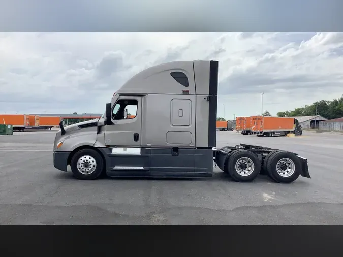 2023 Freightliner Cascadia 126
