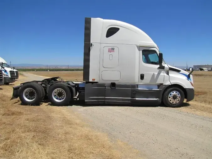 2020 FREIGHTLINER CA126