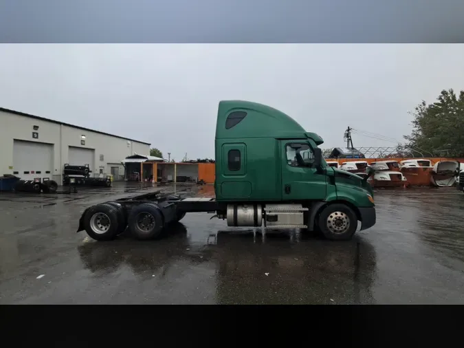 2021 Freightliner Cascadia 126