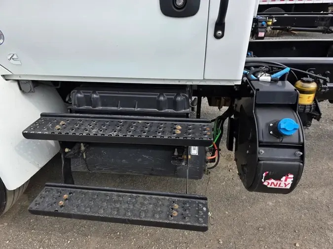 2019 NAVISTAR INTERNATIONAL 4300