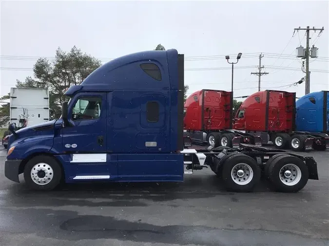 2019 FREIGHTLINER CA126