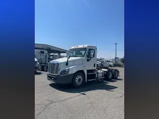 2015 FREIGHTLINER/MERCEDES CASCADIA 125