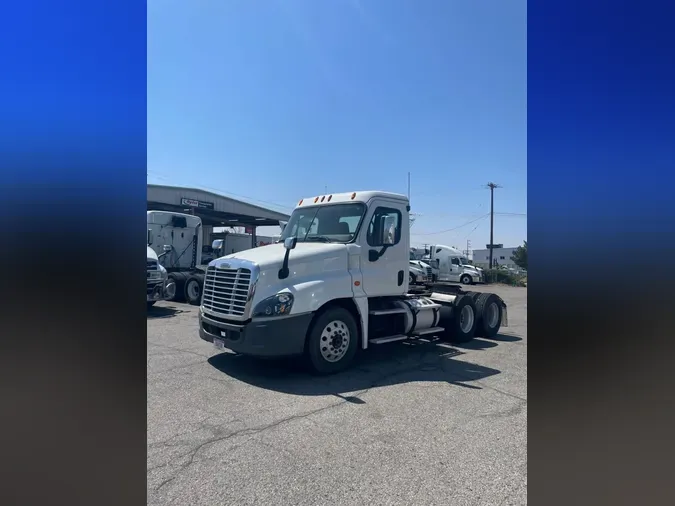 2015 FREIGHTLINER/MERCEDES CASCADIA 125596b83ac941975b1a01751850477b945